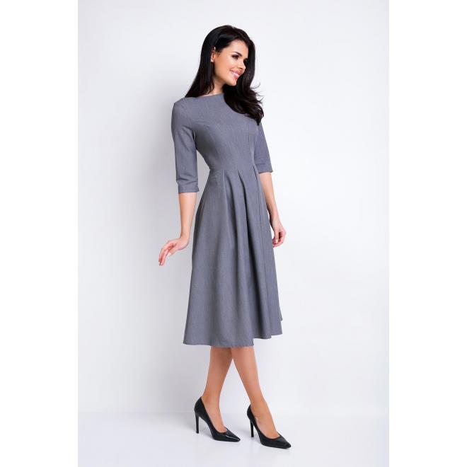 Dámske šaty sivej farby s rozšírenou sukňou