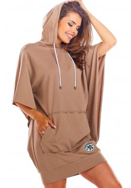 Béžové športové šaty s nášivkou pre dámy