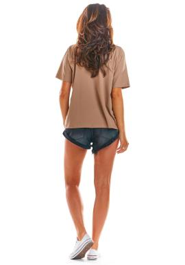 Dámske voľné tričko s hlbokým výstrihom v béžovej farbe