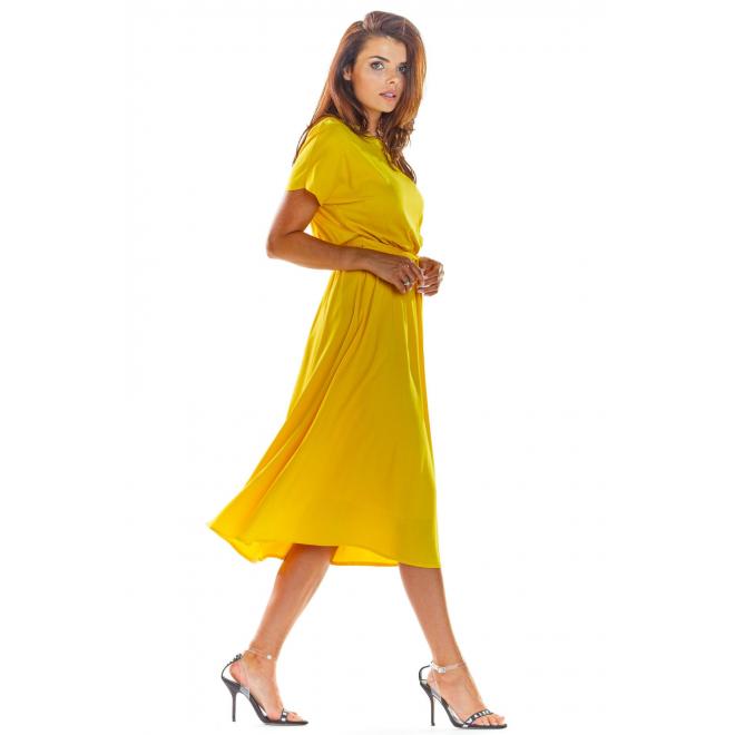Elegantné dámske šaty žltej farby na leto