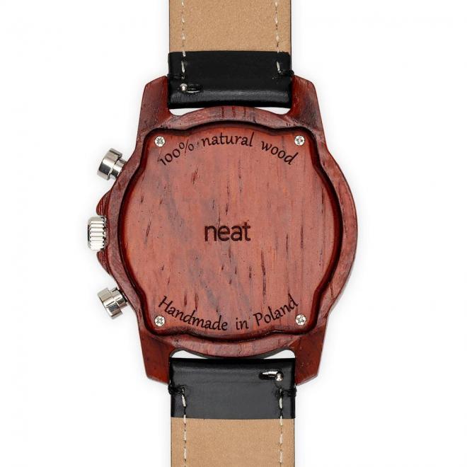Pánske drevené hodinky s koženým remienkom v čiernej farbe