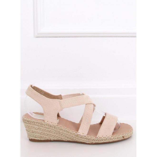 Semišové dámske sandále béžovej farby s klinovým opätkom
