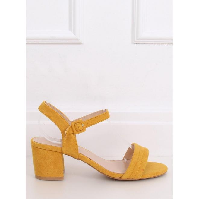 Dámske semišové sandále na nízkom podpätku v žltej farbe