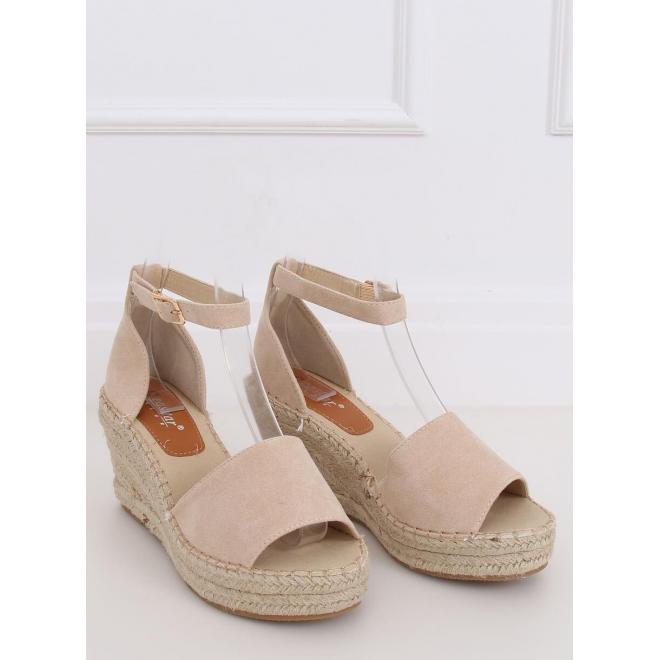 Béžové semišové sandále s klinovým podpätkom pre dámy