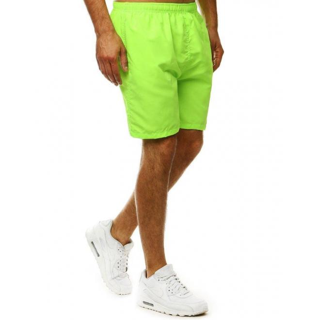Meniace sa pánske šortky zelenej farby na kúpanie
