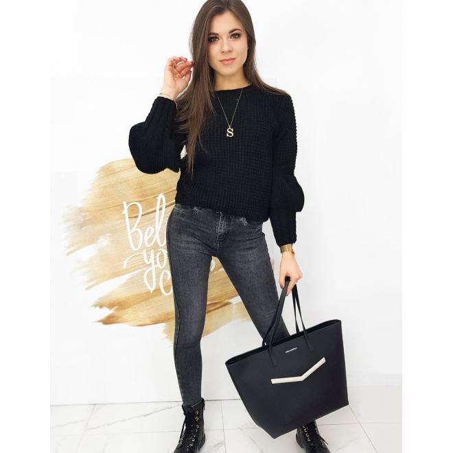 Módny dámsky sveter čiernej farby s ozdobnými rukávmi
