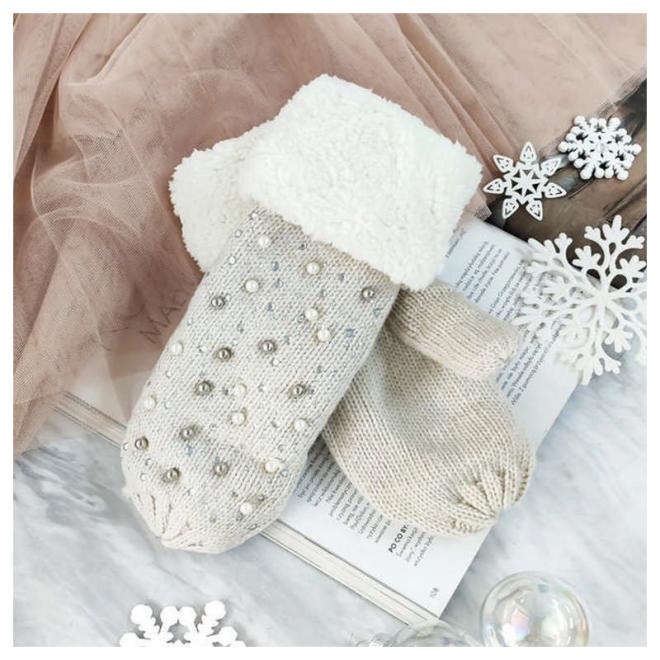 E-shop Béžové teplé rukavice s perlami a kamienkami pre dámy