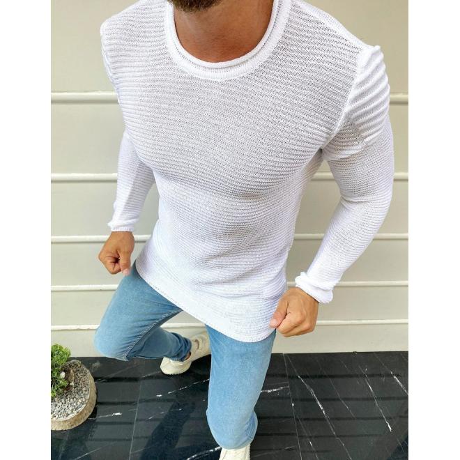 Pánsky módny sveter s okrúhlym výstrihom v bielej farbe