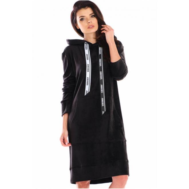 Velúrové dámske šaty čiernej farby s veľkým predným vreckom