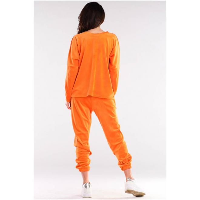 Voľné dámske tričká oranžovej farby s véčkovým výstrihom