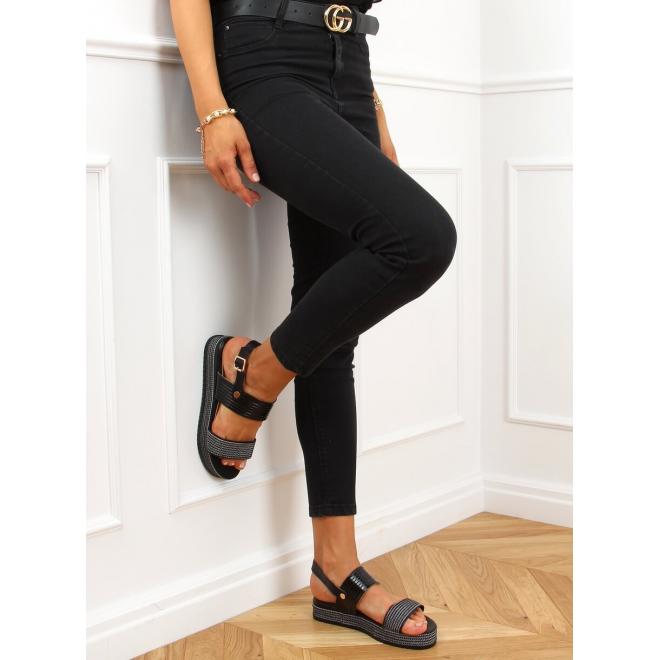 Metalické dámske sandále čiernej farby s vysokou podrážkou