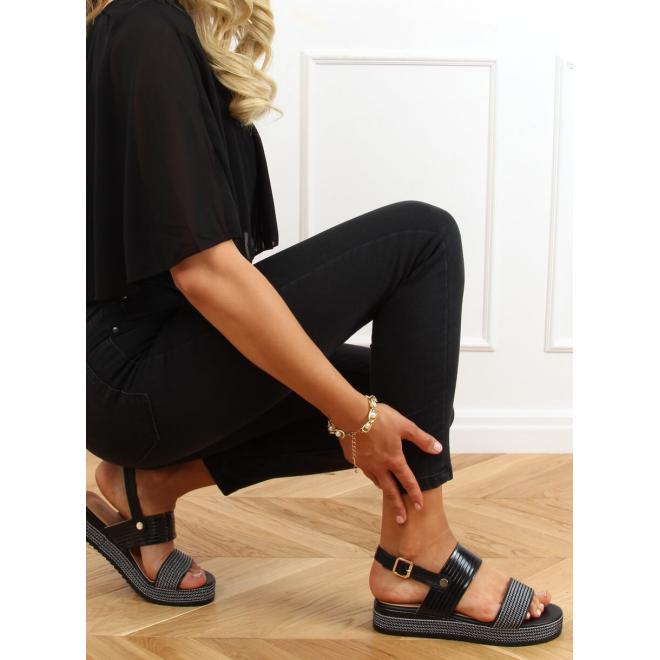 Metalické dámske sandále čiernej farby s vysokou podrážkou