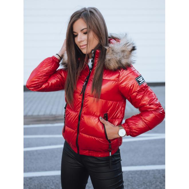 Dámska lesklá bunda na zimu v červenej farbe