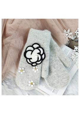 Zimné dámske rukavice sivej farby s kvetmi