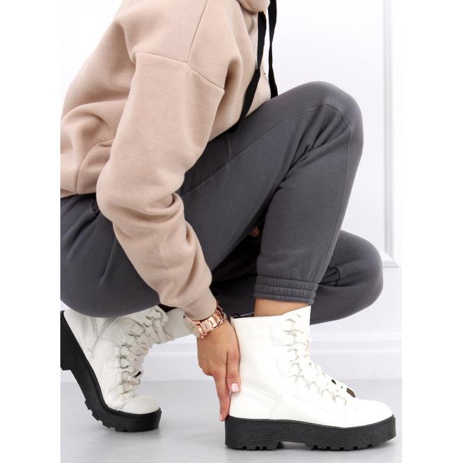 Šnurovacie dámske topánky bielej farby s vysokou podrážkou