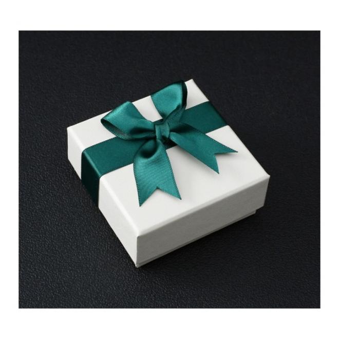 Biela darčeková krabička na šperky so zelenou masľou
