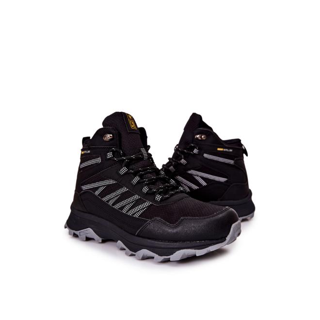 Pánske športové topánky s protišmykovou podrážkou v čiernej farbe