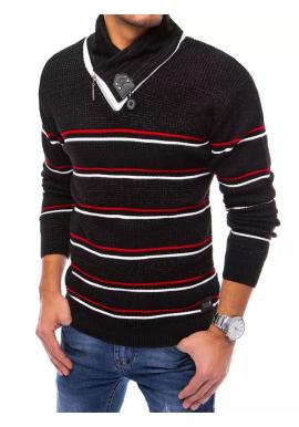 Pásikavý pánsky sveter čiernej farby so šálovým golierom v akcii