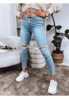 Svetlomodré džínsy s dierami na kolenách