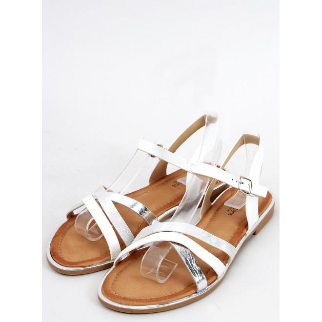 Dámske sandále s metalickými pásikmi v bielej farbe