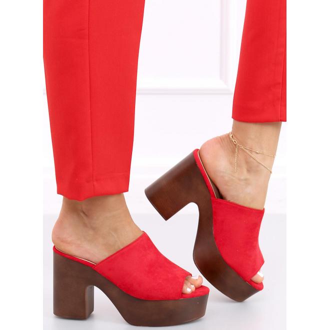 Semišové dámske dreváky červenej farby so širokým podpätkom