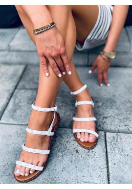 Dámske sandále s cvokmi v bielej farbe