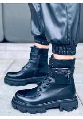 Dámske módne topánky s masívnou podrážkou v čiernej farbe
