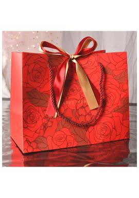 Darčeková taška v červenej farbe - 18x16x10 cm