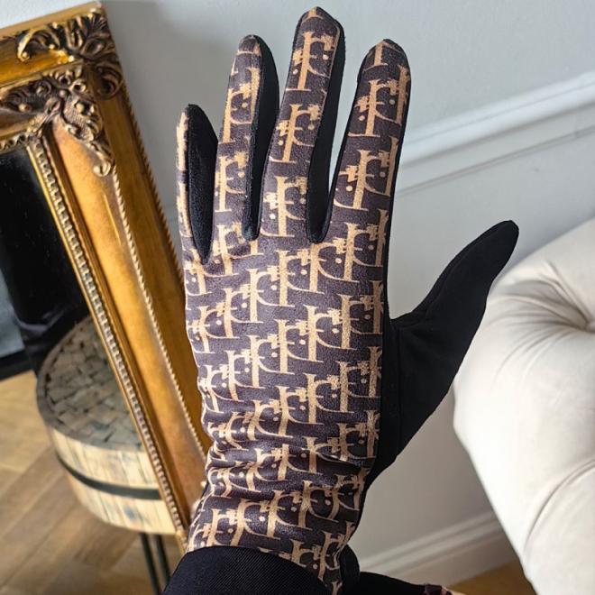 Hnedé elegantné rukavice so vzorom