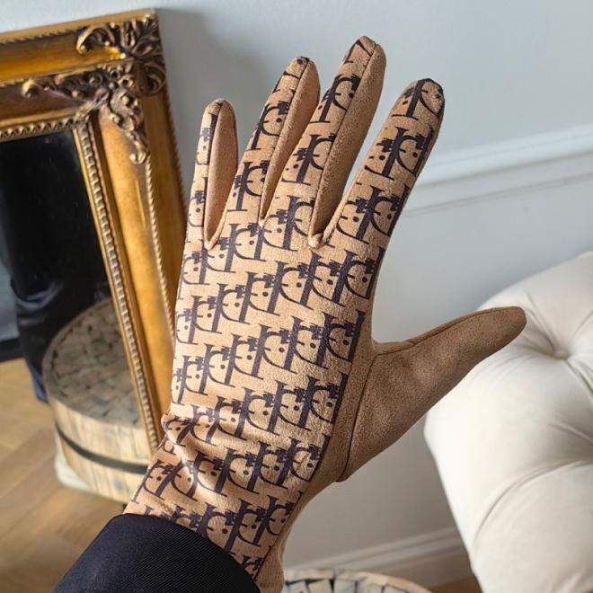 Elegantné svetlohnedé rukavice so vzorom