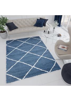 Shaggy koberec v modrej farbe so vzorom