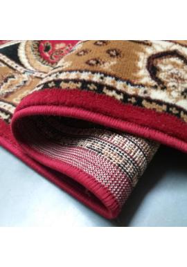 Nádherný koberec v červenej farbe