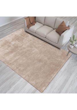 Chlpatý koberec v béžovej farbe