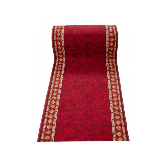 Moderný metrážny koberec v červenej farbe