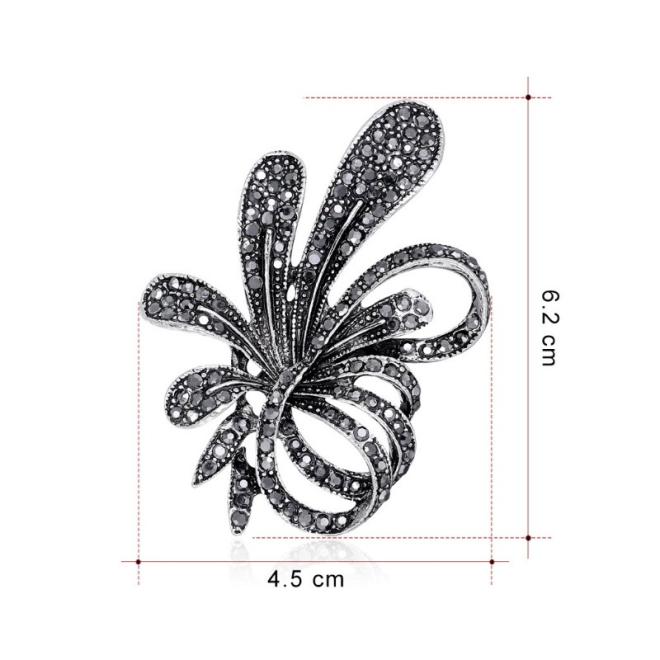 Elegantná brošňa s kryštálmi