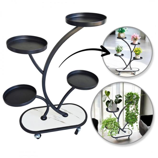 Čierny kovový stojan na kvety na kolieskach