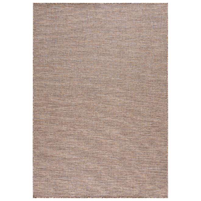 Klasický hnedý koberec