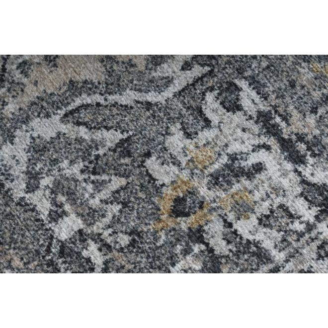 Vintage koberec so vzorom