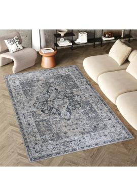 Vintage koberec so vzorom