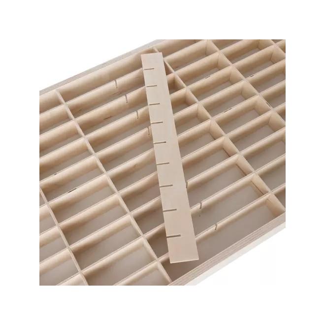 Drevená polica na autíčka