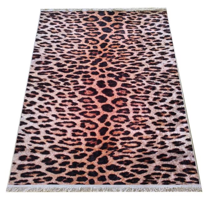Koberec s leopardím vzorom