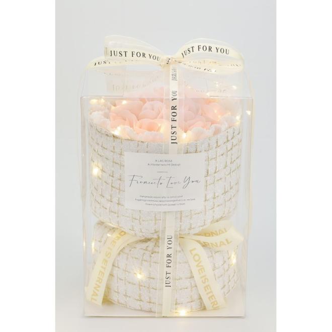 Kytica voňavých mydlových kvetov v krabičke s LED osvetlením